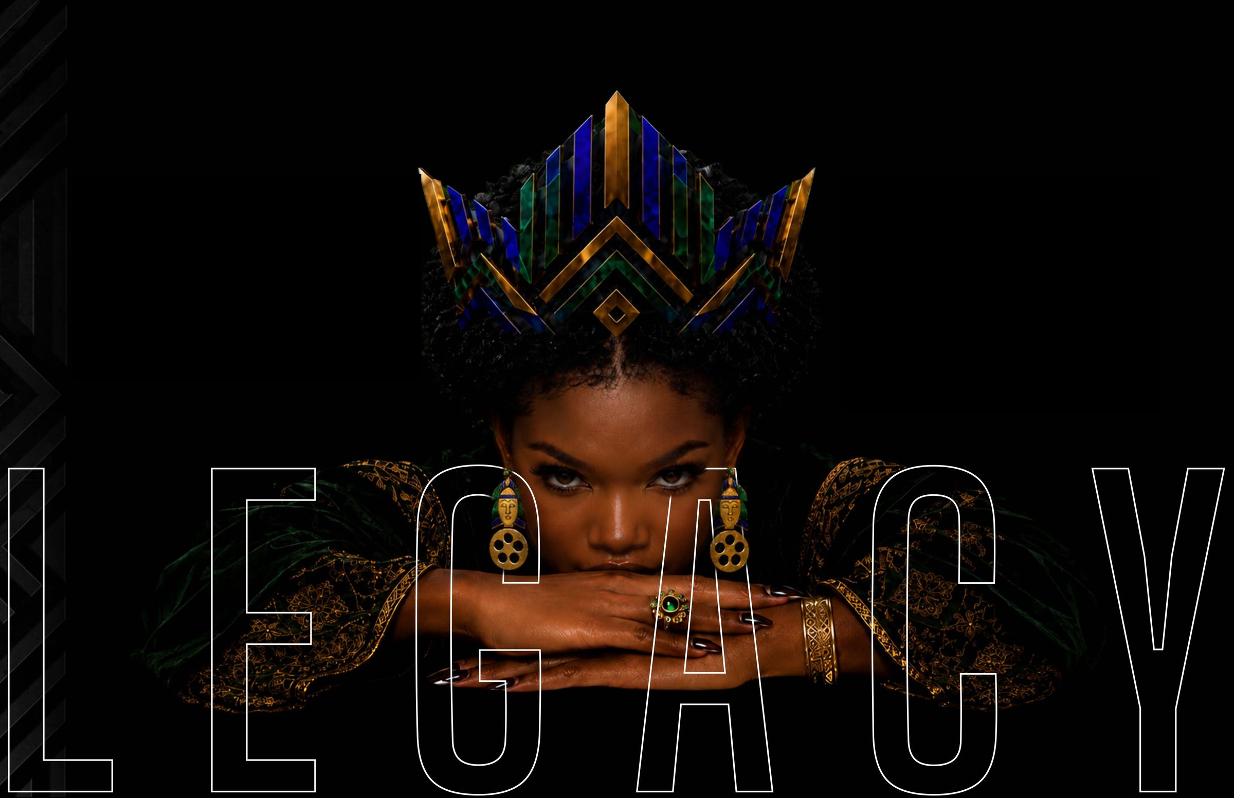 A crowned queen in PAFF 35 Legacy regalia